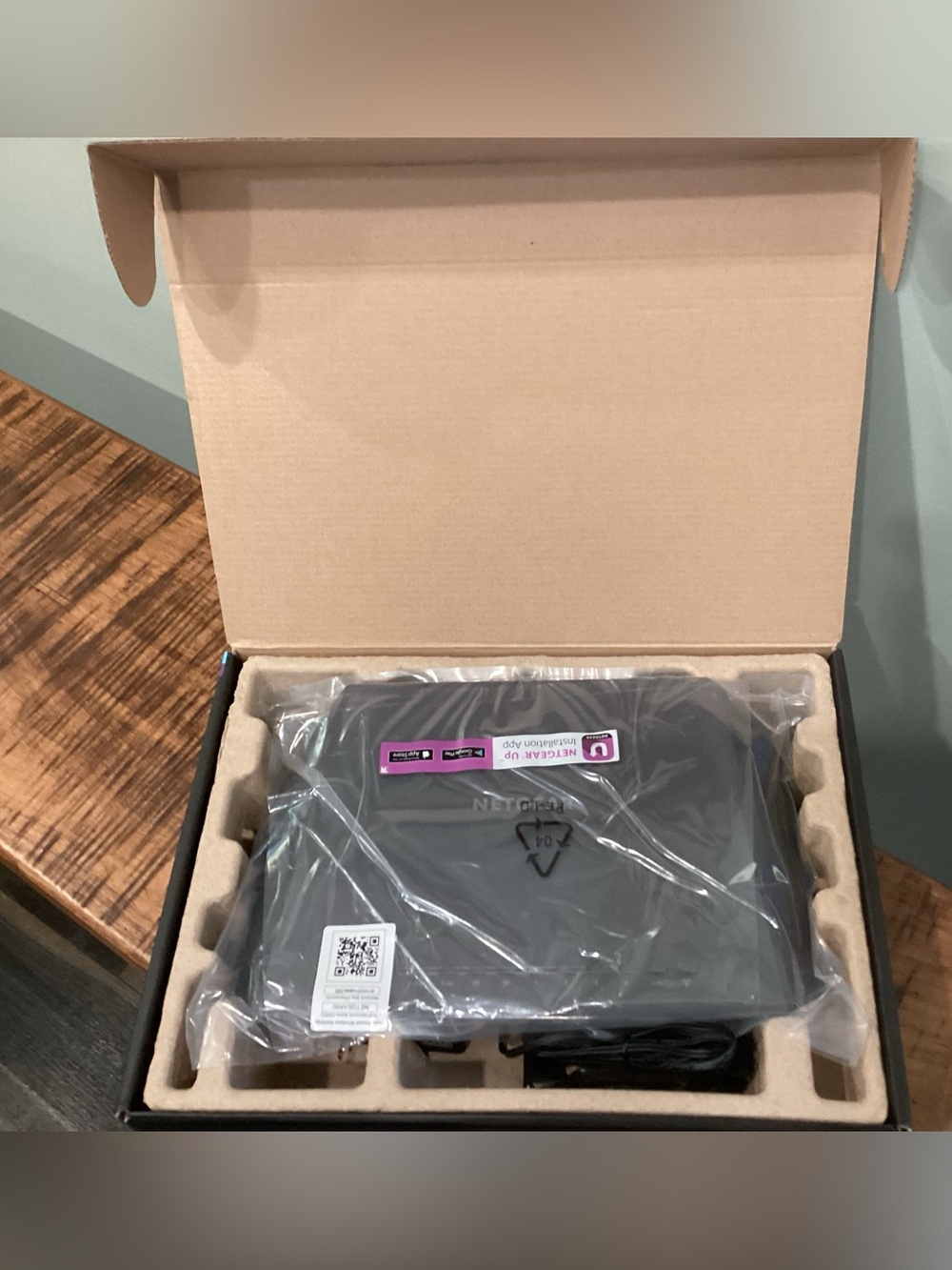 NETGEAR Nighthawk Router - AC 1900 Smart Wi-Fi Router - Picture 8 of 10
